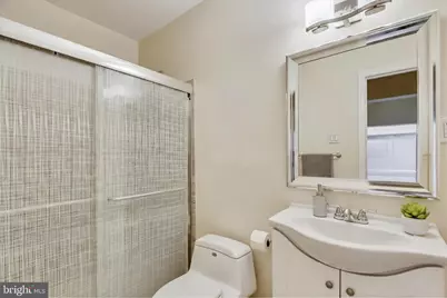 9715 Middleton Ridge Road, Vienna, VA 22182 - Photo 25