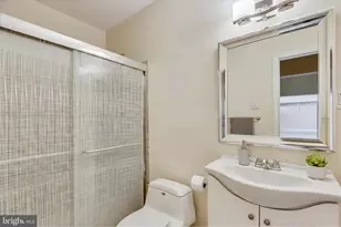 9715 Middleton Ridge Rd, Vienna, VA 22182 - Photo 25