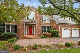 9715 Middleton Ridge Rd, Vienna, VA 22182 - Photo 3