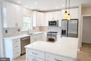 9849 S Park Cir, Fairfax Station, VA 22039 - Photo 5