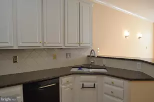 9443 Van Arsdale Dr, Vienna, VA 22181 - Photo 11