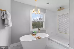 6402 Pioneer Dr, Springfield, VA 22150 - Photo 13