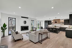 900 Carole Ct SE, Vienna, VA 22180 - Photo 5