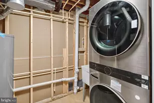 8915 Sylvania St, Lorton, VA 22079 - Photo 25