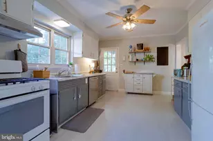 1136 Arcturus Ln, Alexandria, VA 22308 - Photo 15