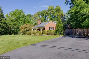 1136 Arcturus Ln, Alexandria, VA 22308 - Photo 37