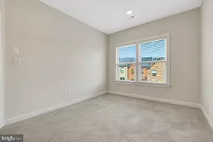 9283 Wood Violet Ct, Fairfax, VA 22031 - Photo 35