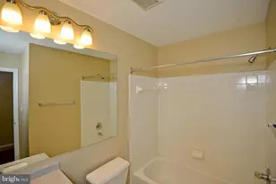 13107 Englishwood Ln, Fairfax, VA 22033 - Photo 17