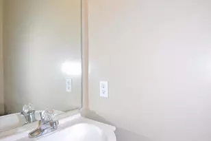 13107 Englishwood Ln, Fairfax, VA 22033 - Photo 11