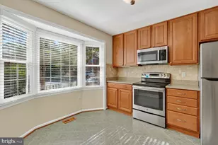 5654 Ridge View Dr, Alexandria, VA 22310 - Photo 5