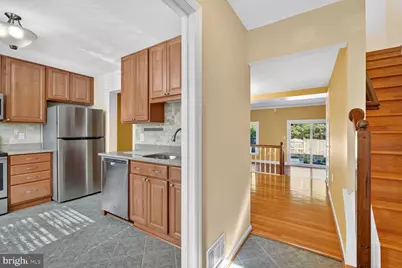 5654 Ridge View Drive, Alexandria, VA 22310 - Photo 3