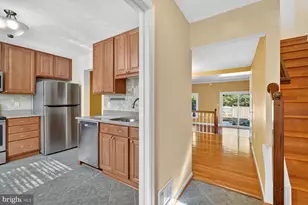 5654 Ridge View Dr, Alexandria, VA 22310 - Photo 3