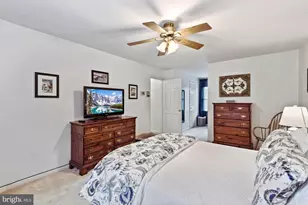 2131 Silentree Dr, Vienna, VA 22182 - Photo 25