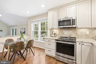 9820 Westwood Manor Ct, Burke, VA 22015 - Photo 13