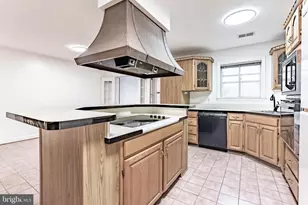 8031 Merry Oaks Ct, Vienna, VA 22182 - Photo 23