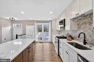 5920 Baron Kent Ln, Centreville, VA 20120 - Photo 3