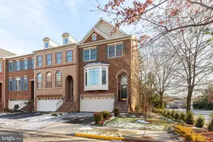 5410 Pachysandra Ln, Centreville, VA 20120 - Photo 3