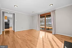 7819 Freehollow Dr, Falls Church, VA 22042 - Photo 9