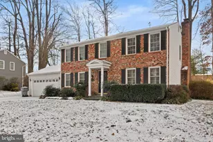 7819 Freehollow Dr, Falls Church, VA 22042 - Photo 3