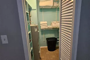 8637 Beekman Pl, Alexandria, VA 22309 - Photo 13