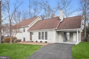 515 Woodland Ct NW, Vienna, VA 22180 - Photo 1