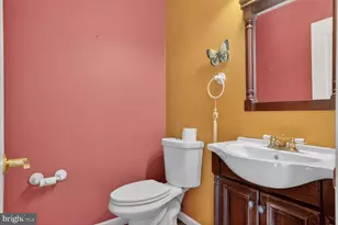 9572 Lagersfield Cir, Vienna, VA 22181 - Photo 15