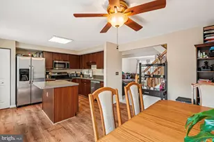 14701 Winterfield Ct, Centreville, VA 20120 - Photo 13