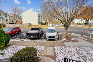 14701 Winterfield Ct, Centreville, VA 20120 - Photo 5
