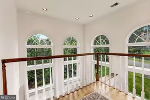 914 Helga Pl, McLean, VA 22102 - Photo 31