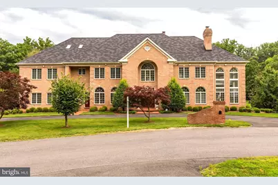 914 Helga Place, McLean, VA 22102 - Photo 1