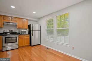 1539 Woodcrest Dr, Reston, VA 20194 - Photo 9