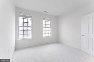 11575 Cavalier Landing Ct, Fairfax, VA 22030 - Photo 19