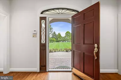 10105 Walker Lake Drive, Great Falls, VA 22066 - Photo 9