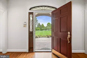 10105 Walker Lake Dr, Great Falls, VA 22066 - Photo 9