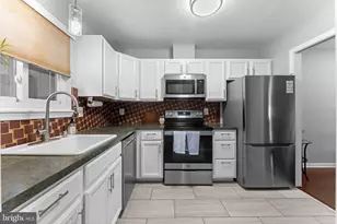 2806 Lee Oaks Pl, Falls Church, VA 22046 - Photo 5