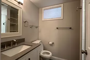 6731 Crest Pl, Falls Church, VA 22046 - Photo 9