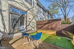 2046 Golf Course Dr, Reston, VA 20191 - Photo 29