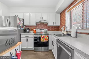 2046 Golf Course Dr, Reston, VA 20191 - Photo 9