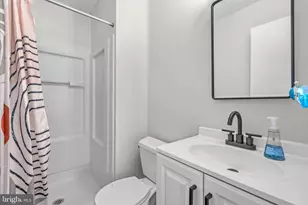 2046 Golf Course Dr, Reston, VA 20191 - Photo 19