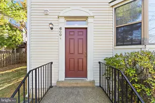 6001 Little Brook Ct, Clifton, VA 20124 - Photo 3