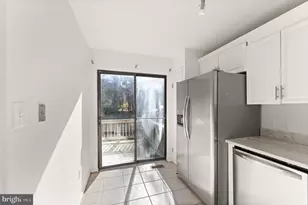 6001 Little Brook Ct, Clifton, VA 20124 - Photo 5