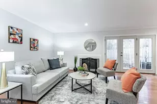 6020 Forrest Hollow Ln, Springfield, VA 22152 - Photo 5