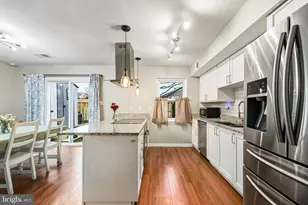 9514 Hagel Cir, Lorton, VA 22079 - Photo 3