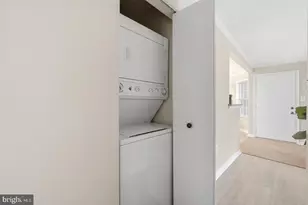 6917 Victoria Dr, Alexandria, VA 22310 - Photo 13