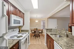 6917 Victoria Dr, Alexandria, VA 22310 - Photo 11