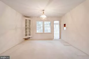 9018 Hamilton Dr, Fairfax, VA 22031 - Photo 11