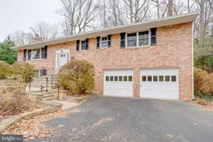 9018 Hamilton Dr, Fairfax, VA 22031 - Photo 3