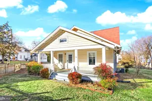 820 Locust St, Herndon, VA 20170 - Photo 1