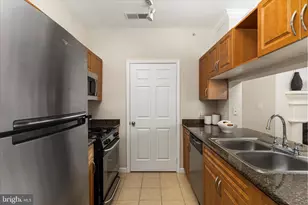 12933 Centre Park Cir, Herndon, VA 20171 - Photo 7