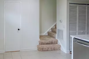 2437 Glengyle Dr, Vienna, VA 22181 - Photo 21